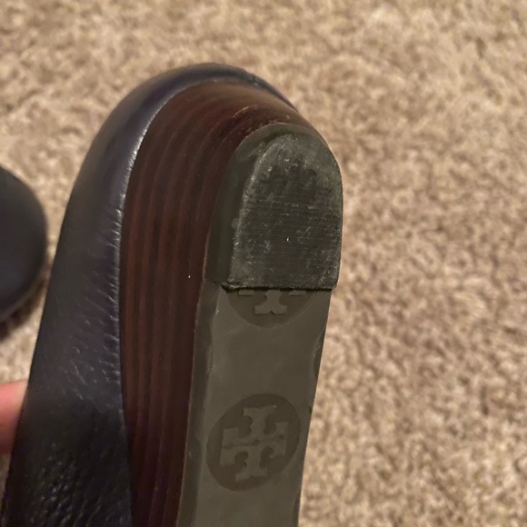 Tory Burch flats, navy, size 5 - Picture 9 of 10